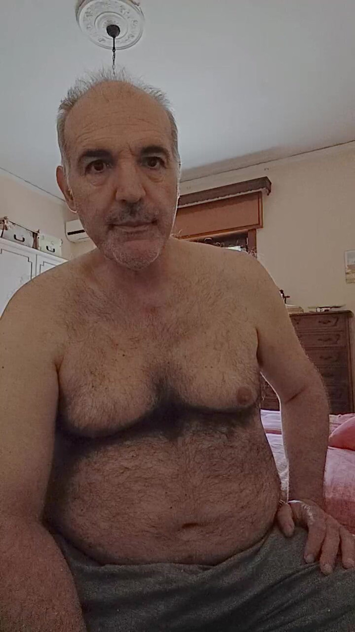 Setesesso7: Îl vrei pe tatăl vitreg al acestui porc