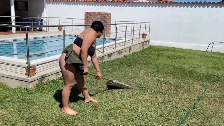 Joraul: Fotto la puttana della mia vicina quando pulisceva in giardino