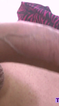 Kelly Klaymour guapa trans con enorme polla trans