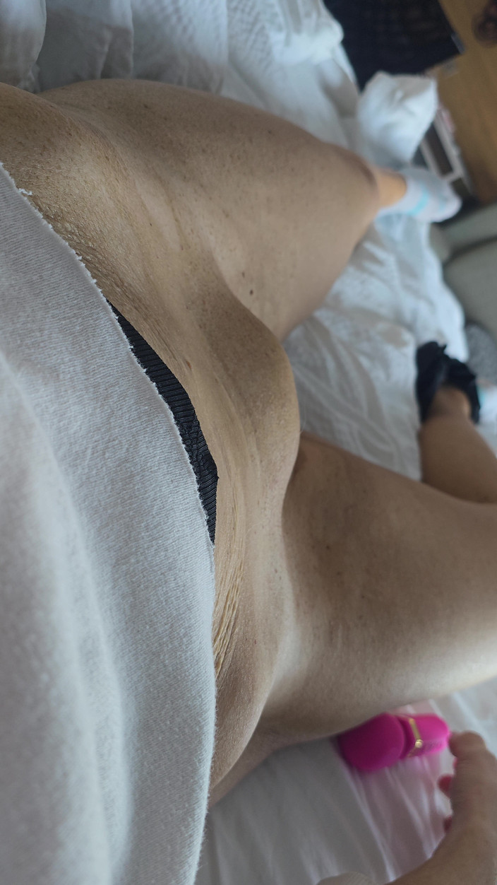 American Blonde Wife: 자위하는 유타 마누라