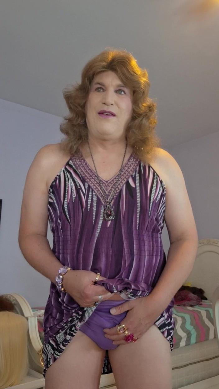 Victoria Lecherri: Trouw met me en maak me je trannywife!