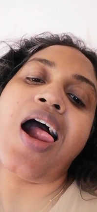 Üvey oğlunu baştan çıkarmak için seksi video