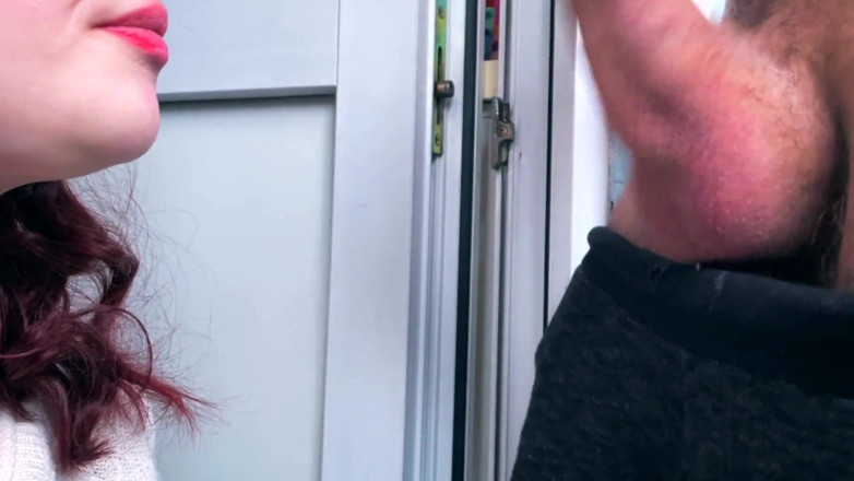 Vaisiti7: Outdoor blowjob on the balcony