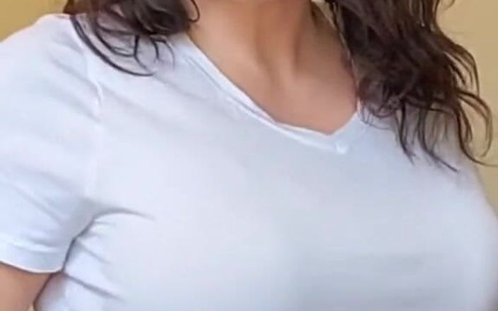 CoyWilder: Tu milf favorita está aquí para hacerte correrte
