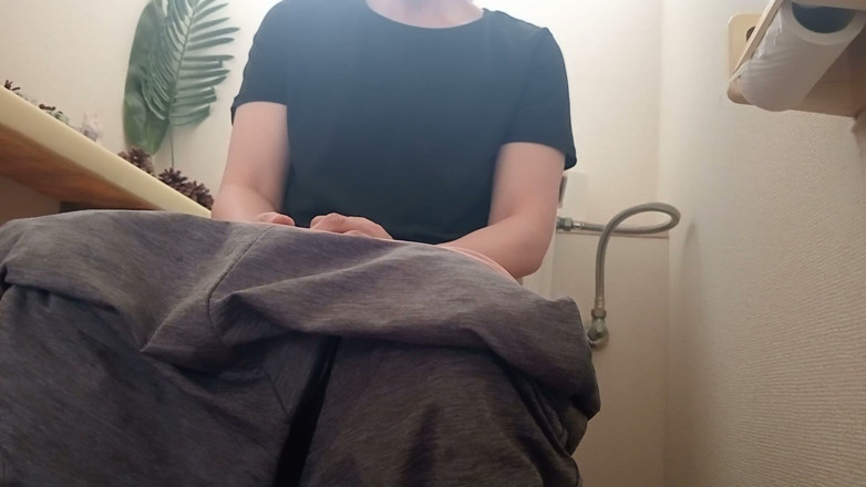 Mayumi Kanzaki: Everyday Life of a Mature Woman - Toilet