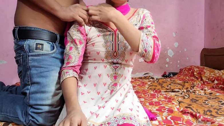 Your kavita bhabhi: Desi Bhabhi buitenshuis Baiti Thi Tabhi Diya geneukt door haar...