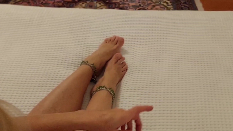 Selena701: Zralá blondýna si užívá sex v šatech