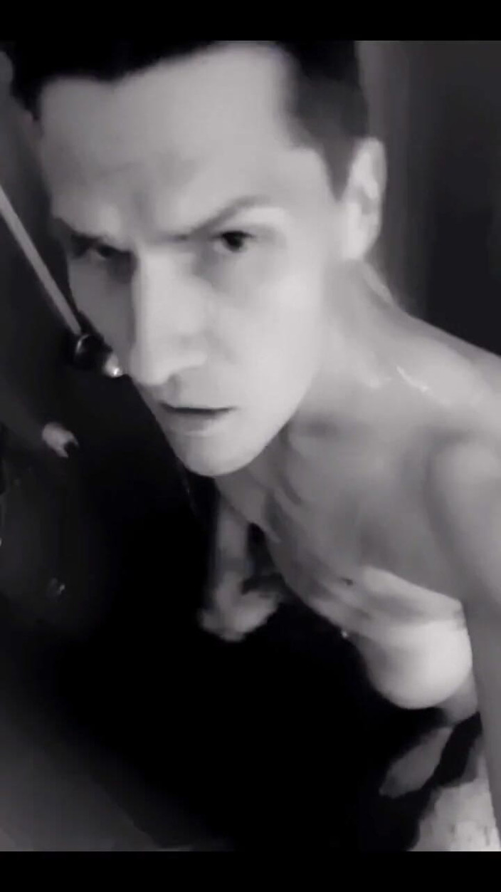 Awesome A: Camping douche! Ik liet de deur ontgrendeld ...