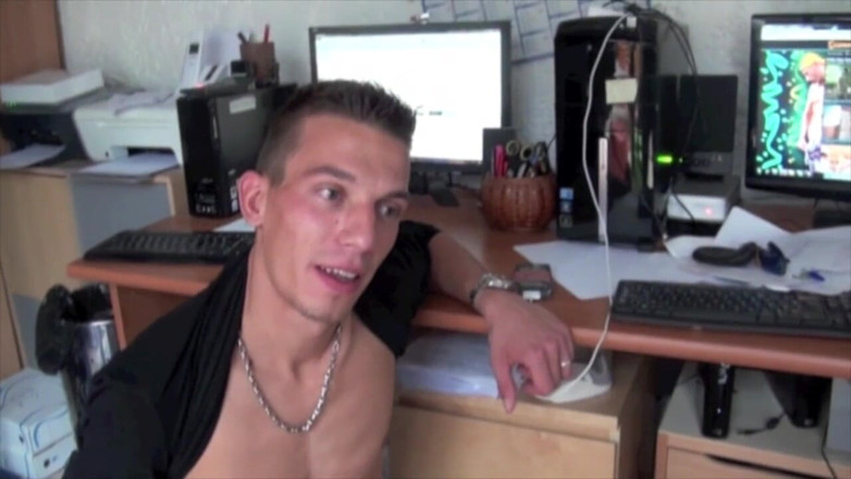 STRAIGHT BOY CURIOUS: Romeo sucked by the straight curious John