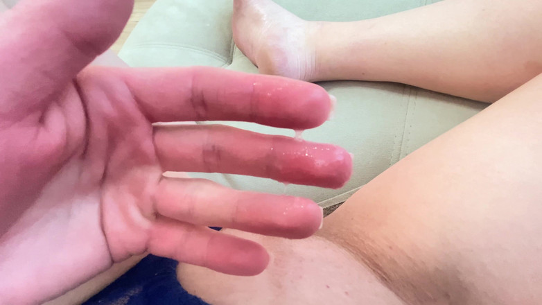 ArinaMills: 超级湿的内裤和高潮到腿撸管