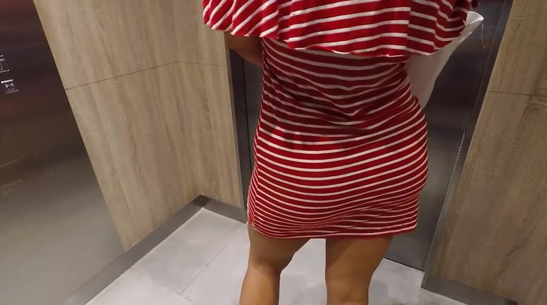 Chokobanana: This Slut Invited Me in Her Room