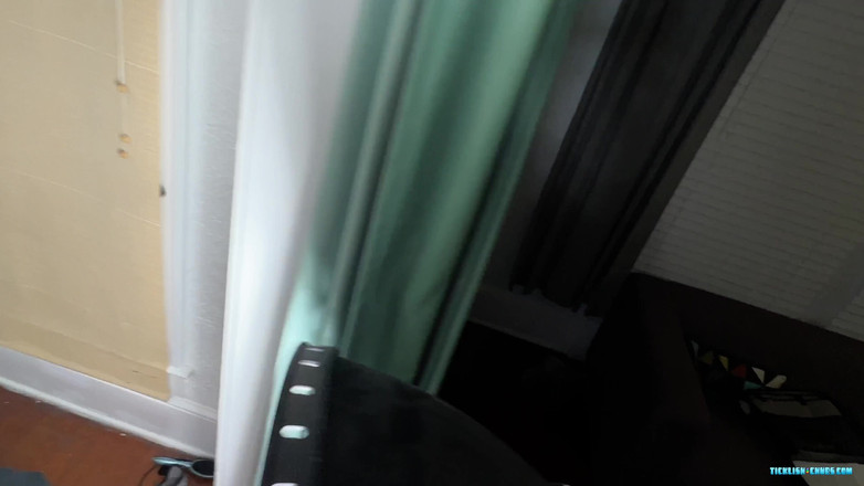 Ticklish Chubs: La disobbedienza sarà punita!