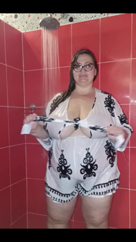Yalnız orta yaşlı seksi kadın