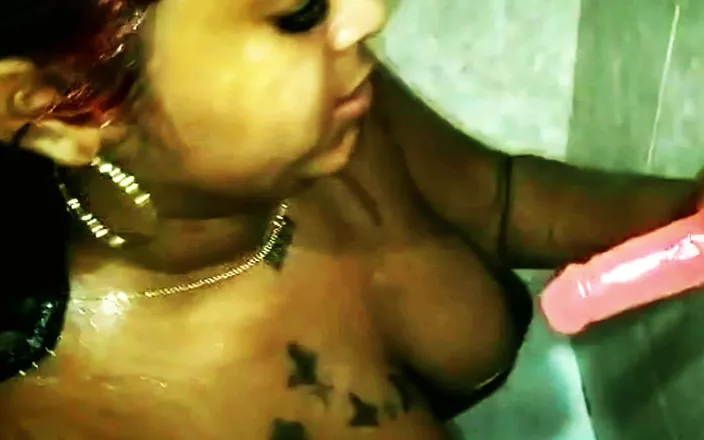 PABLO N3GROBAR: Lil Latin Goddess "so Fresh so Clean"