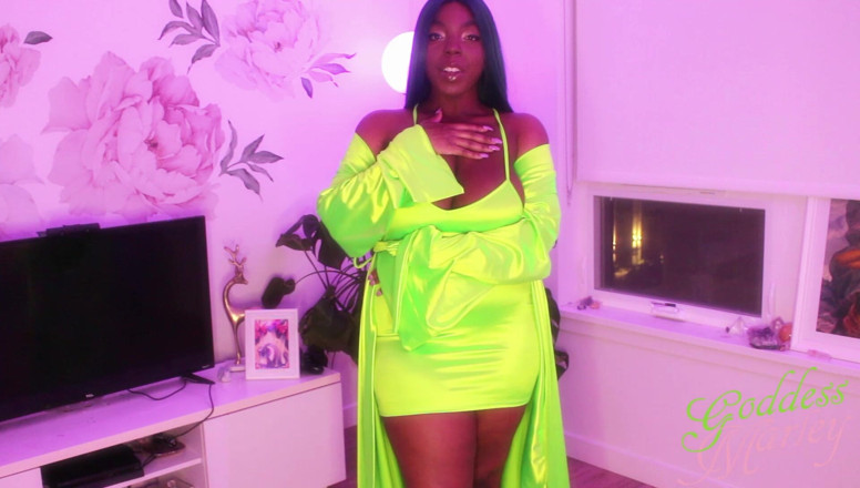 Goddess Marley: Green Turns Me on