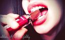 Goddess Misha Goldy: Tumbuhkan kecanduanmu pada bibir merah besarku! Aku tahu kau sedang...