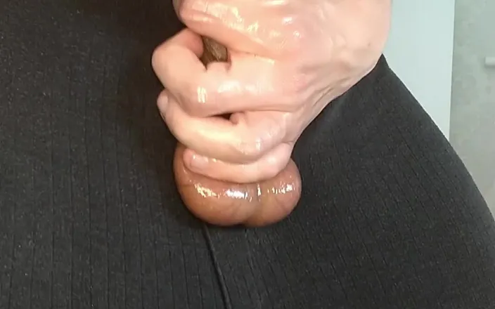Ryan Roosevelt: Stand-up Oily Wank in My Thermals - 8 Day Load