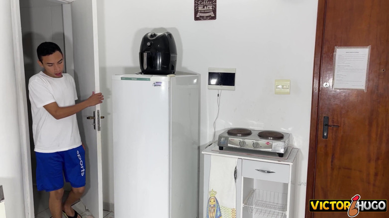 VictorHugo: Evimde kalmasına izin verdim, ama bir şartla