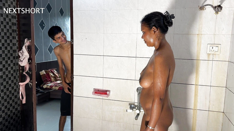 Next short: バスルームセックス、デジガール、バスルームセックス、ウイルス