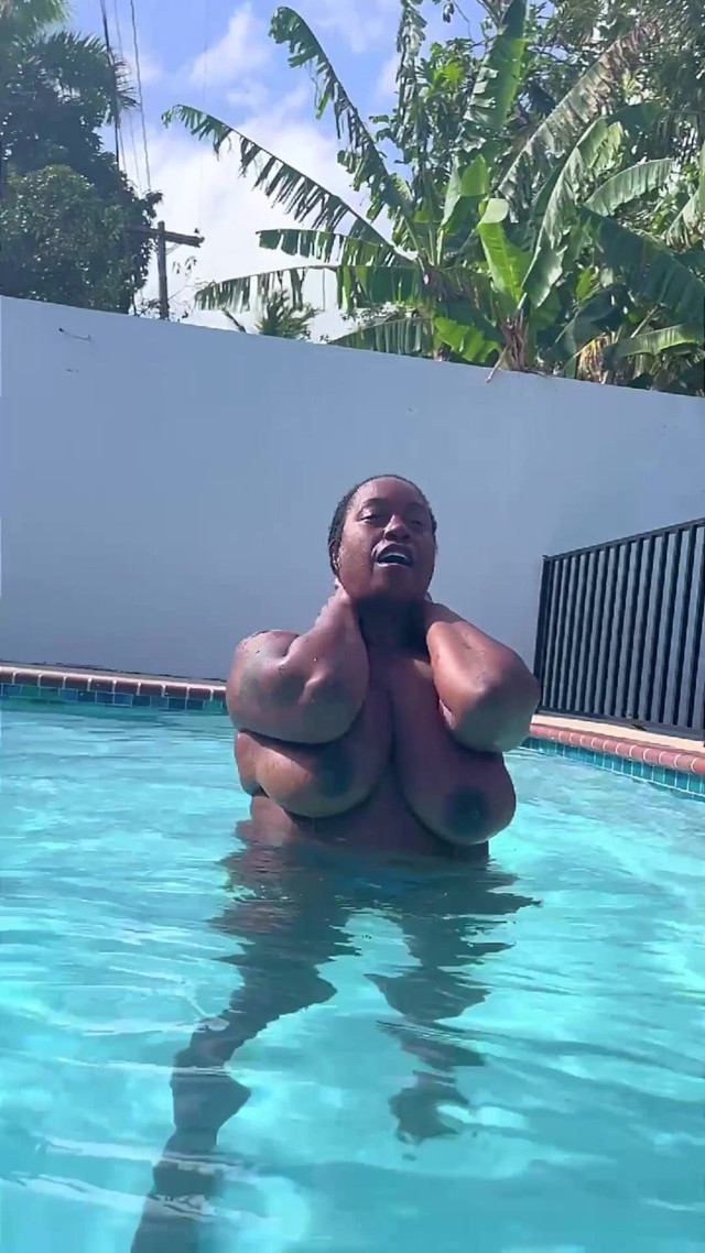 Boobs (Lady Raex) Boobs (Lady Raex)
