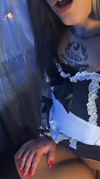 Emma Ink, femme de ménage trans, baise le cul vierge de son patron marié