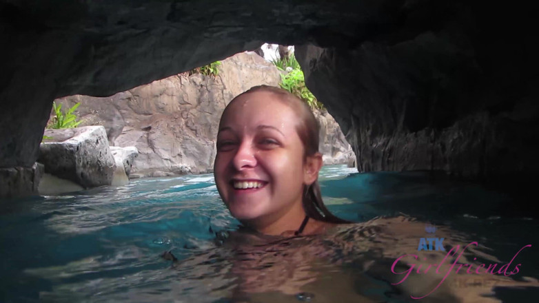 ATK Fans (Girlfriends): Vacanță virtuală în Hawaii cu Cleo Vixen partea 4