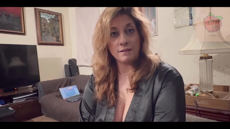 CoupleLove91783: Stepson Pulls His Groin