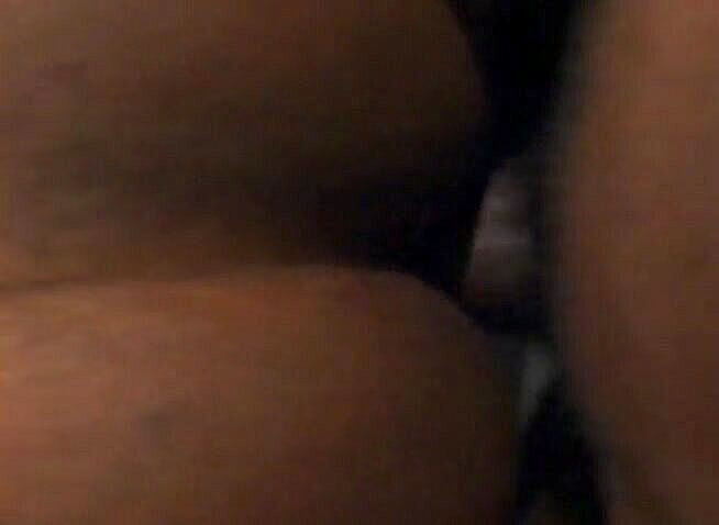 Bareback TV: Kaslı zenci iri güzeller sert sikişiyor