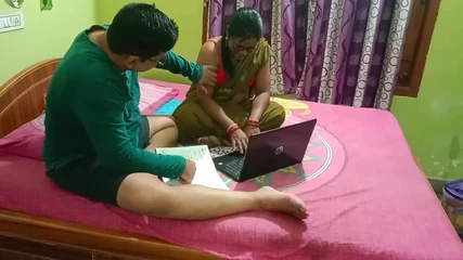 Popmini: Sexy It Engineer Soni Get Fucked and Creampied in Saree...