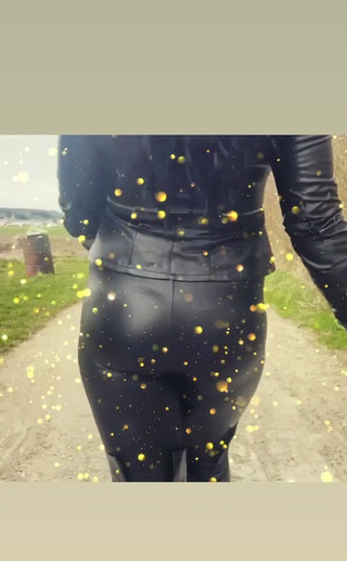 LadyAyse5: Gattona dietro la sua fica