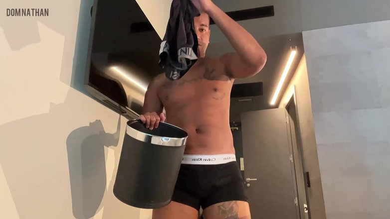 Smoker Master: Sweat Clothes for Sweat Sniffers