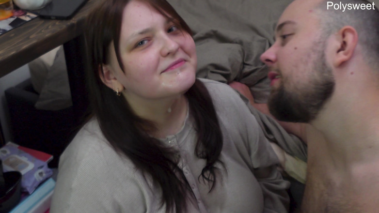 Polly Sweet: İşten sonra bir öpücükle tatlı salya akması