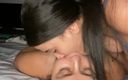 Zoe &amp; Melissa: Une lesbienne me suce profondément mon énorme langue