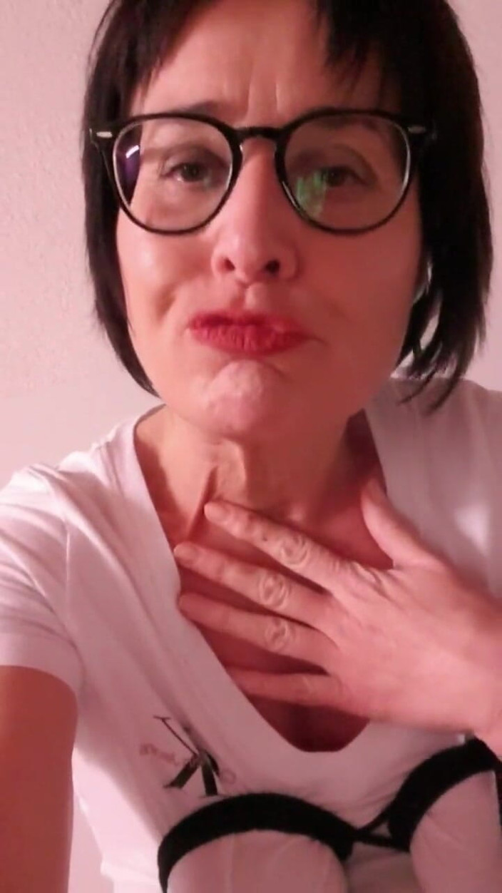 JulieEroticDress: Cực khoái với phun nước