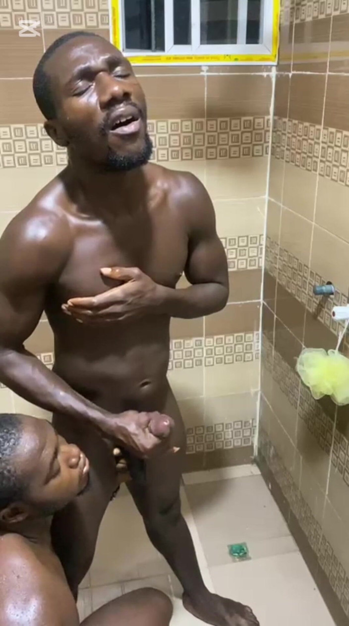 solomonnaija: Bermain dengan batang yang cantik