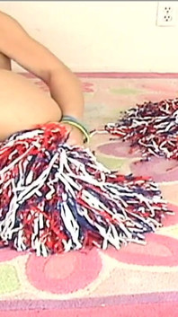 Lil Lexy si sente blu oggi, quindi è il momento di masturbarsi!