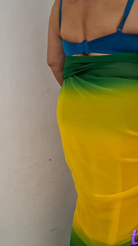Kurchi Madathapetti Viens Me Lécher Le Jus De Ma Chatte Juteuse Au Corps Juteux