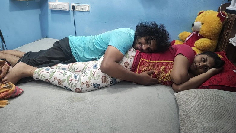 Vaishnavysharunraj: Mallu Sexy manželka Prsa saje romantiku, Indická manželka sexy prsa...