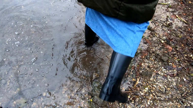 SweetSusi: Lick My Rubber Boots