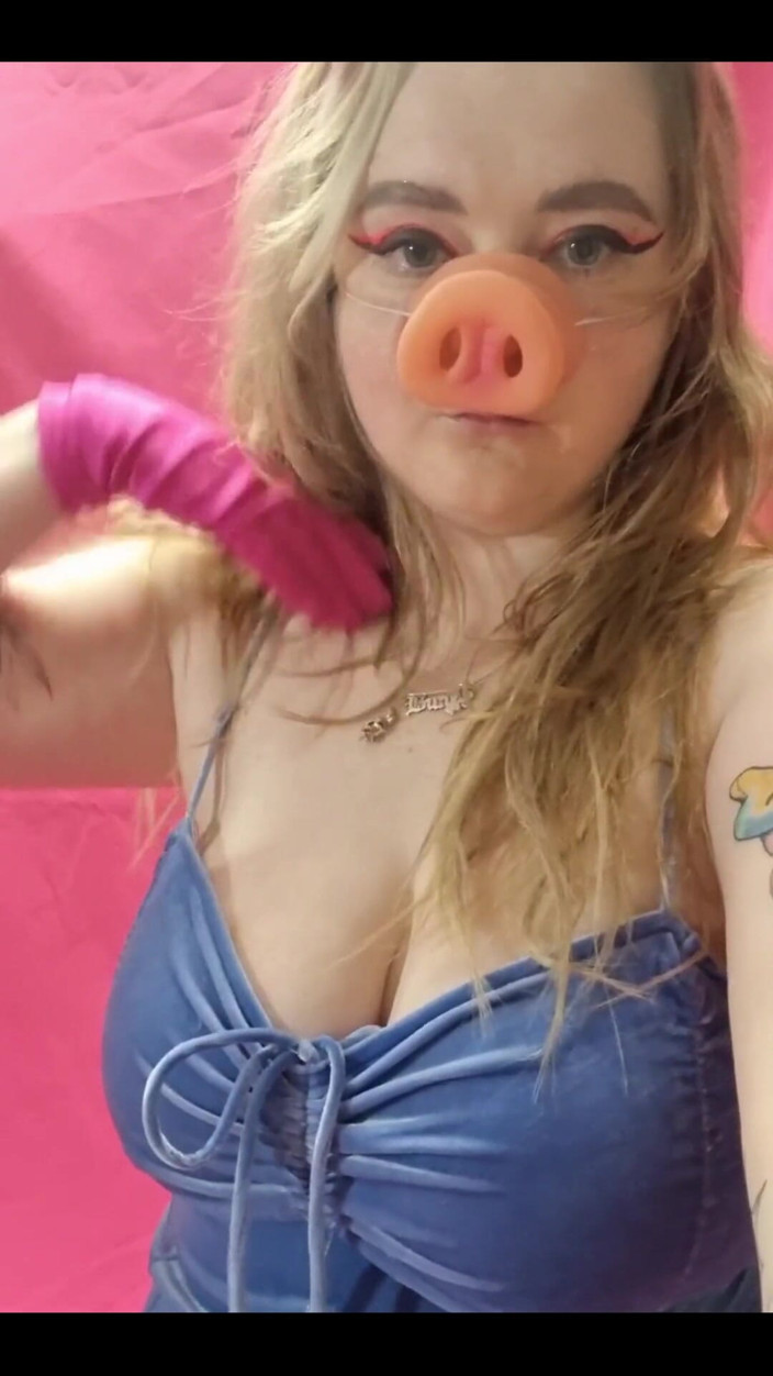 Bunny Royle: Sexy Miss Piggy Bigg Honking Tits