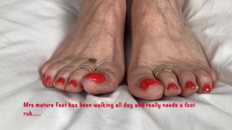 Mr MF: Mrs Mature Feet Really Needing Someone to Massage and Oil...