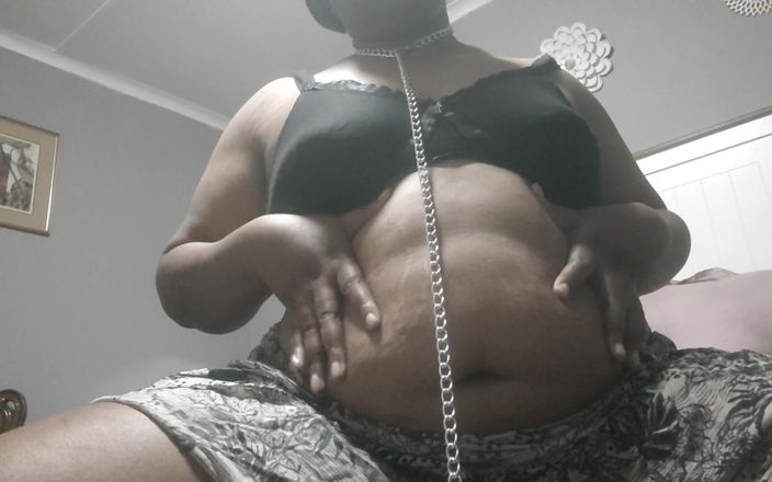 Eleasihle Esma: Sexy Black Tgirl Playing with Herself