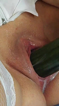 카밀라의 오이 따먹기