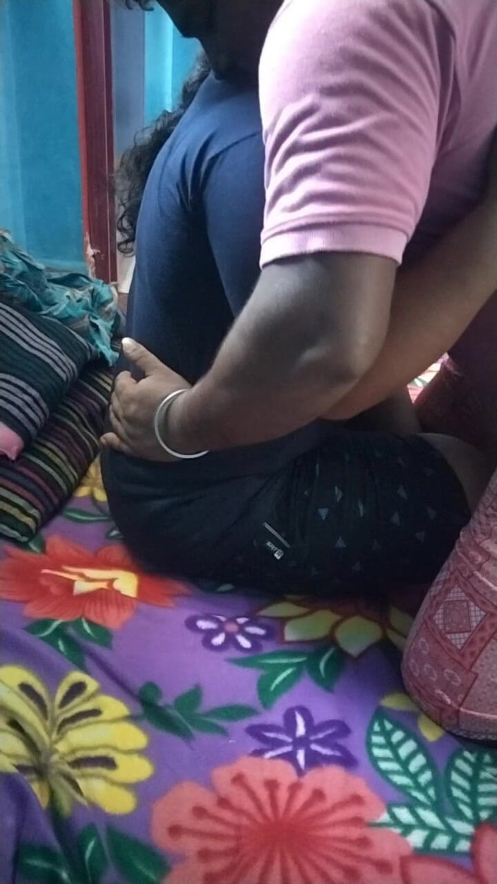 Benita sweety: Huismeid seks met huiseigenaar Tamil heet praten