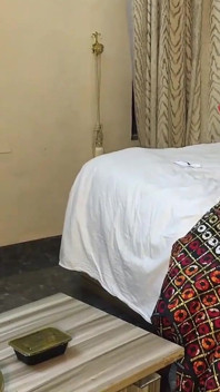 A esposa de alguém gosta de outro inquilino de pau fresco