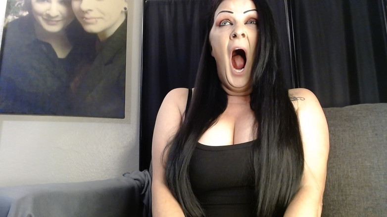 Abby Anna: MILF Yawning