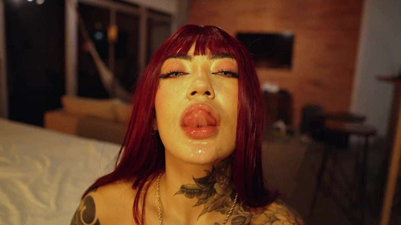 MilanRodriguez: Seksi üvey kız kardeşim beni erkek arkadaşı sanıyor