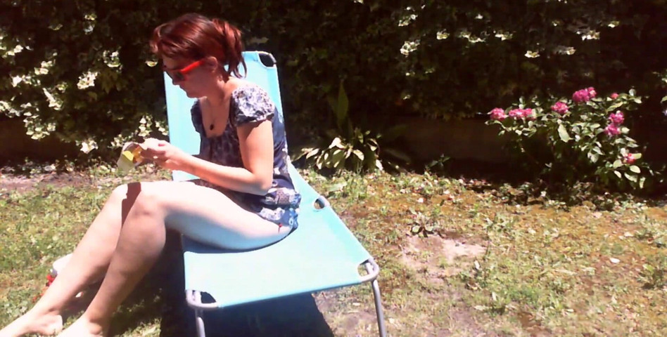 Your Beautiful Shows off Her Diaper in a Garden Full of Piss (Nicoletta Fetish) Your Beautiful Shows off Her Diaper in a Garden Full of Piss (Nicoletta Fetish)