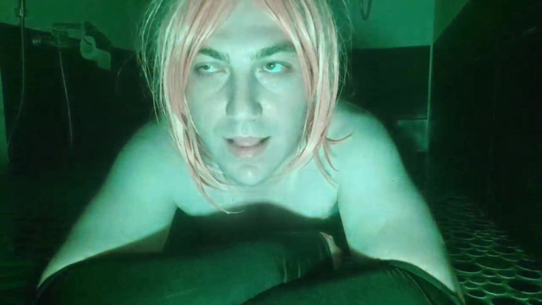 Kitty_Cross: Můj top je tak těsný jako tvůj sevření