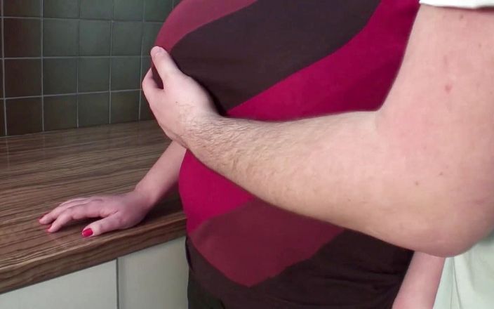 Mature Climax - 100% Mature Videos: 大きな成熟した女性クソの台所